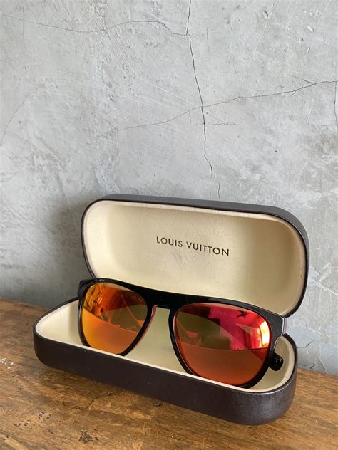 Louis vuitton polarised sun glass .